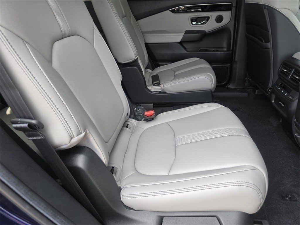 New 2025 Honda Pilot Touring image 21