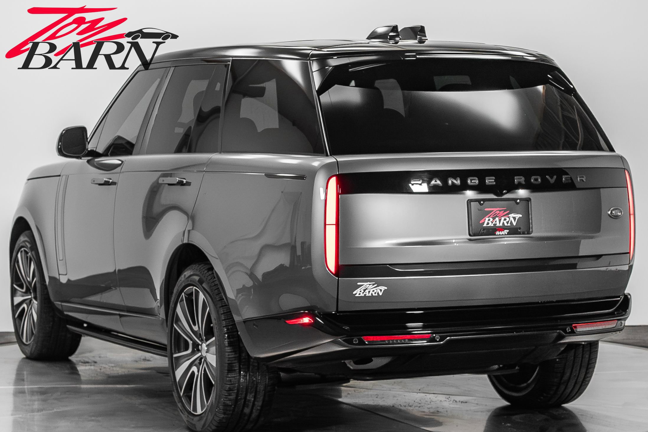 Used 2023 Land Rover Range Rover SE image 3