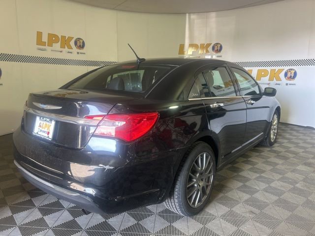 Used 2013 Chrysler 200 LX image 3
