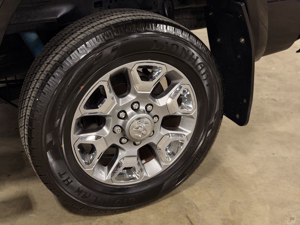 Used 2018 RAM 2500 Limited image 25