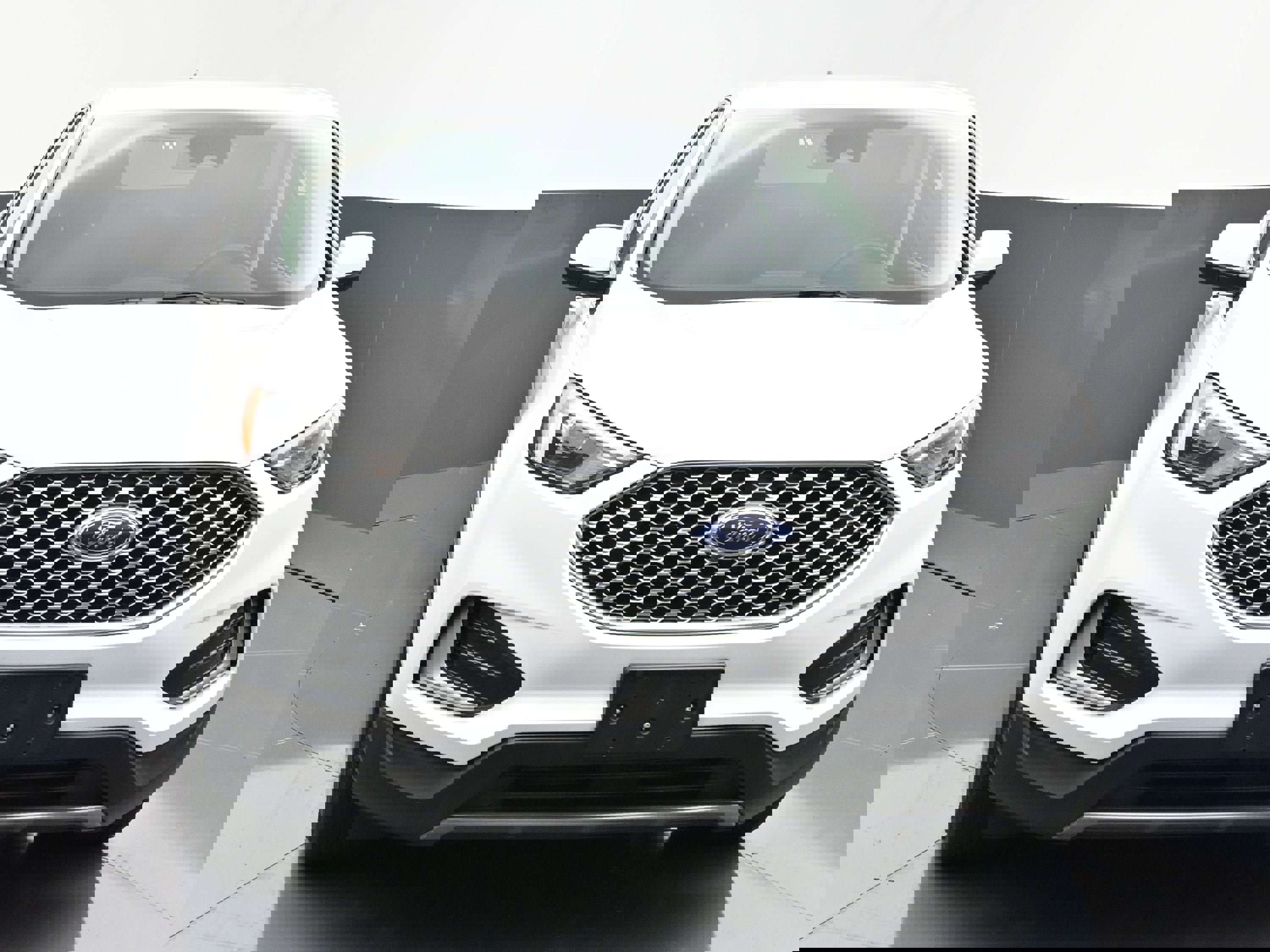 Used 2023 Ford Edge SEL image 2