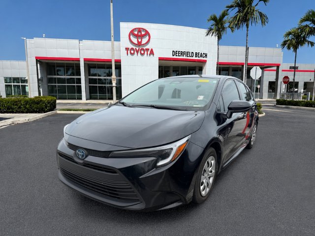 Used 2024 Toyota Corolla LE FWD image 3