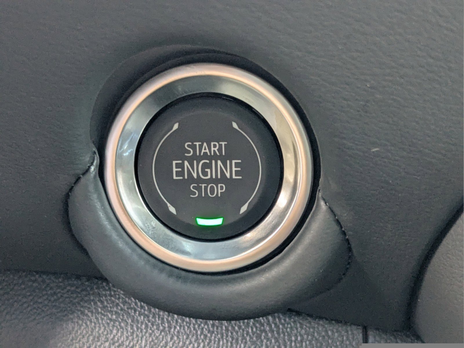 New 2025 Chevrolet Suburban Premier image 25