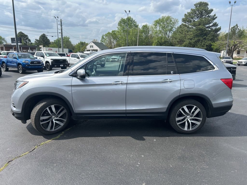 Used 2017 Honda Pilot Touring image 4