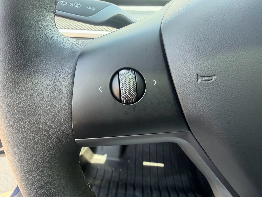 Used 2023 Tesla Model 3 Standard Range RWD image 34