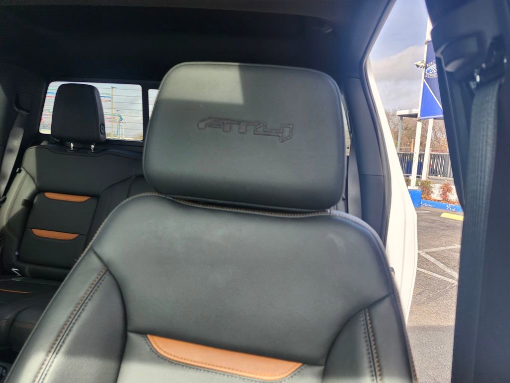 Used 2025 GMC Sierra 1500 AT4 w/ AT4 Premium Package image 11
