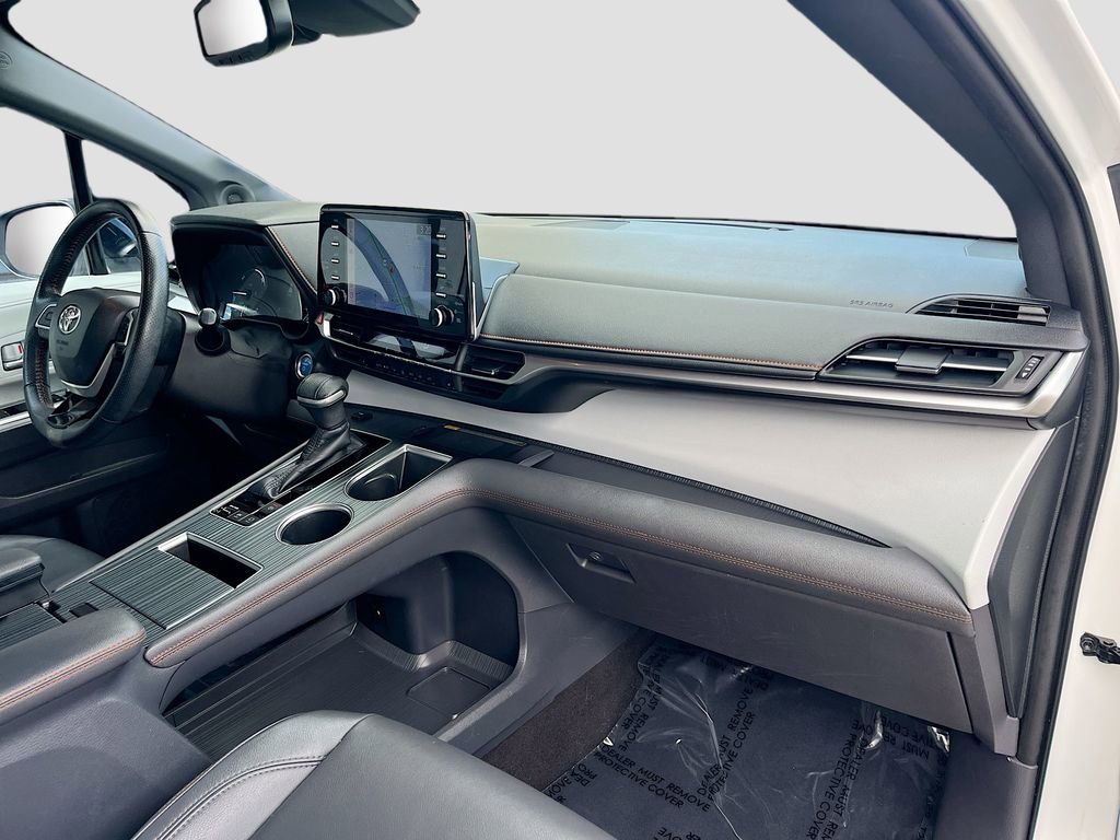 Used 2021 Toyota Sienna XSE w/ XSE Plus Package image 33