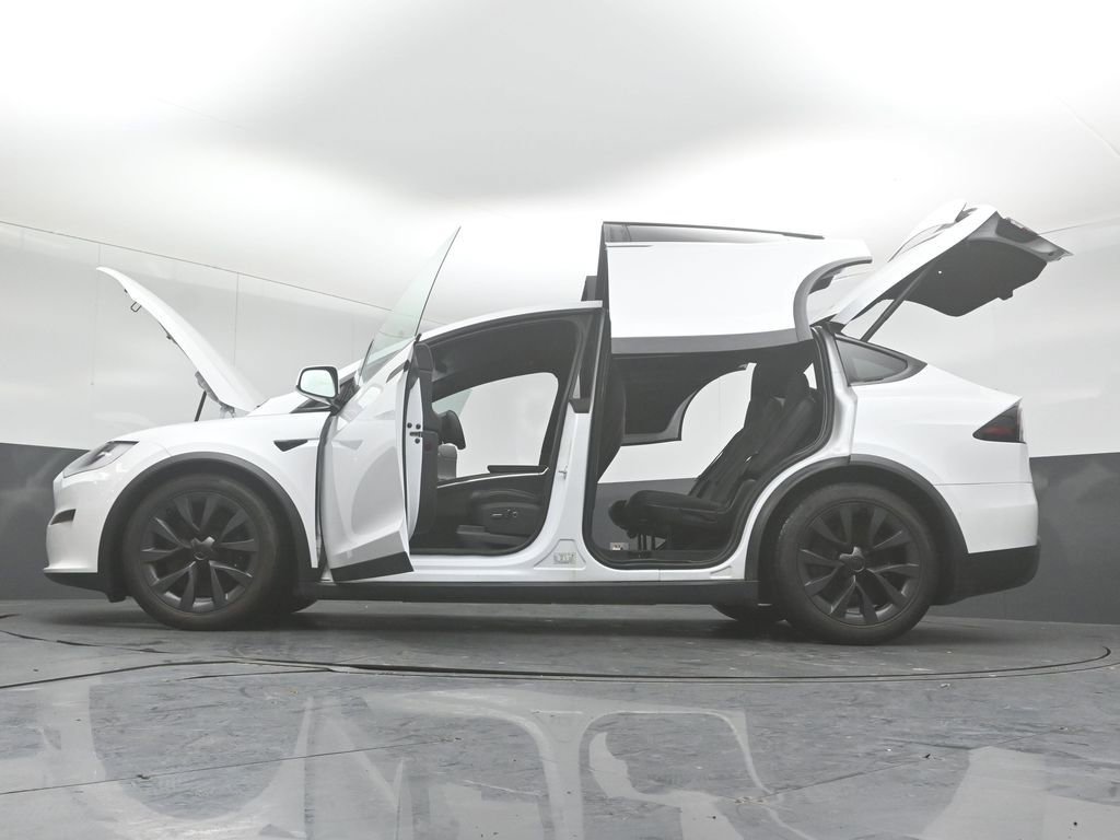 Used 2022 Tesla Model X image 50