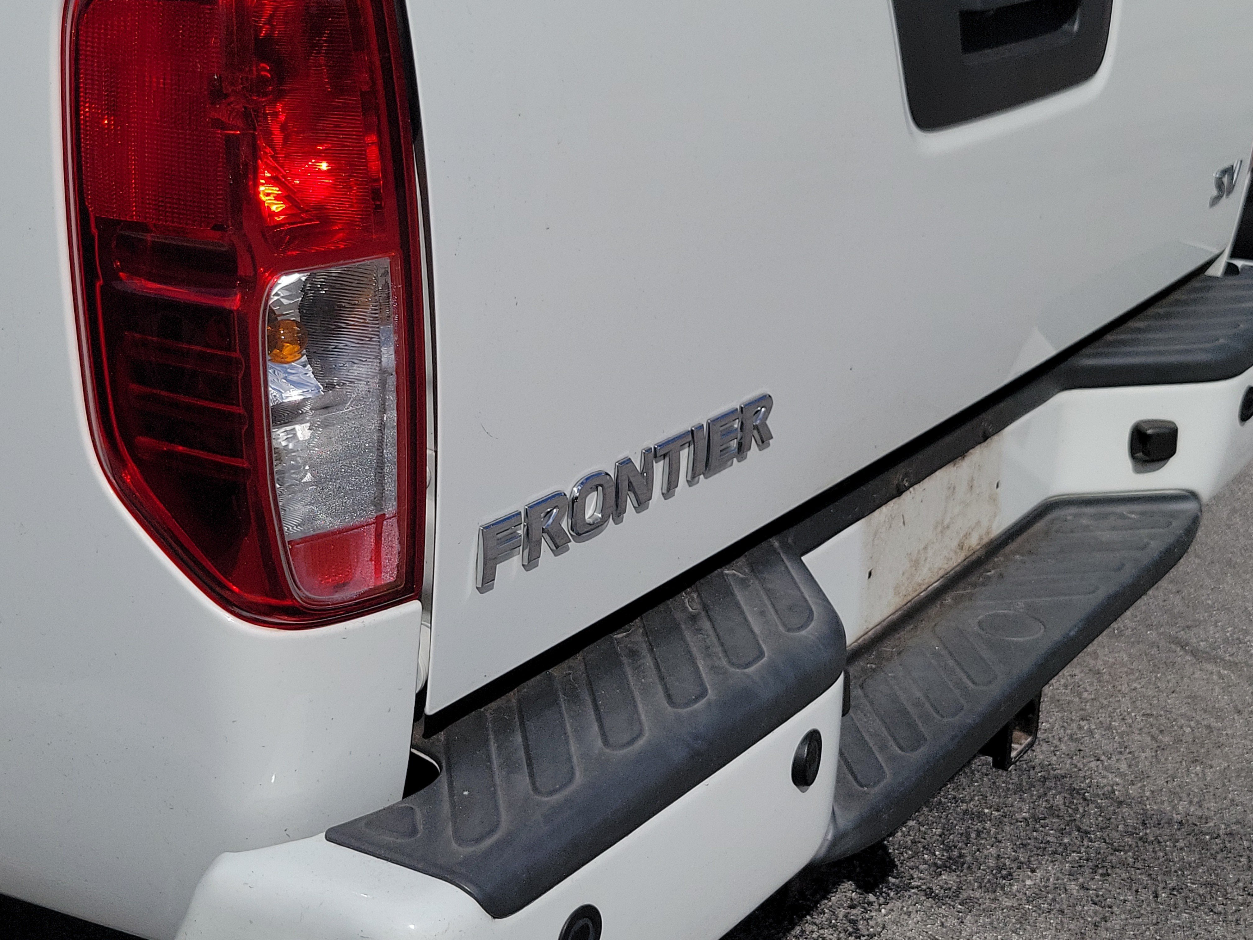 Used 2021 Nissan Frontier SV RWD image 8