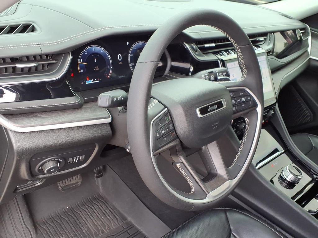 Used 2023 Jeep Grand Cherokee L Limited w/ Luxury Tech Group II RWD image 25