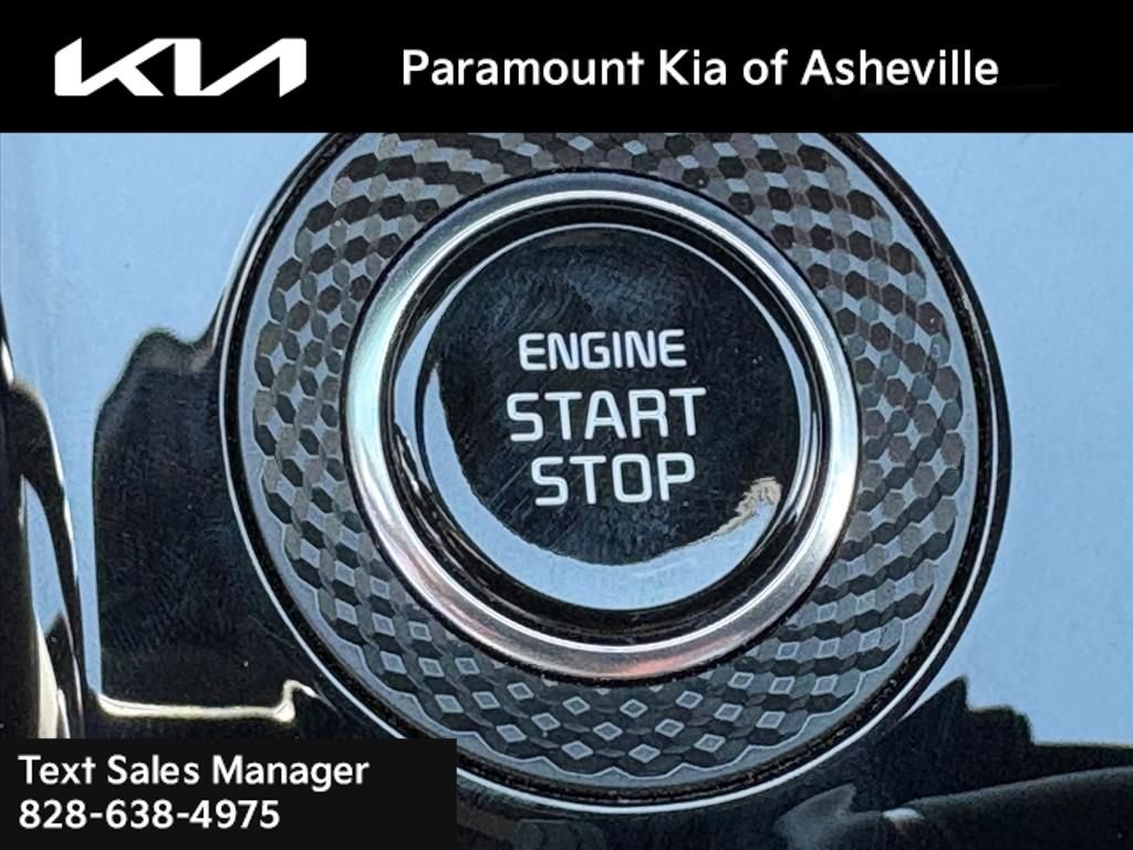 Certified 2025 Kia Niro EX FWD image 13