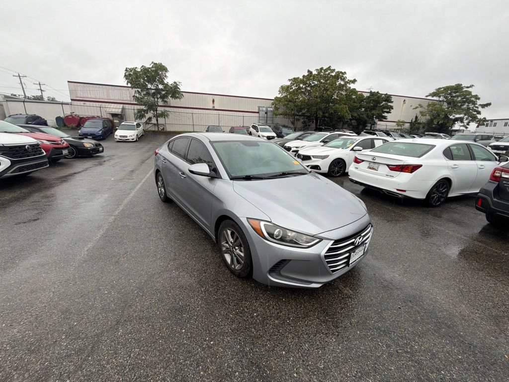 Used 2017 Hyundai Elantra SE FWD image 1