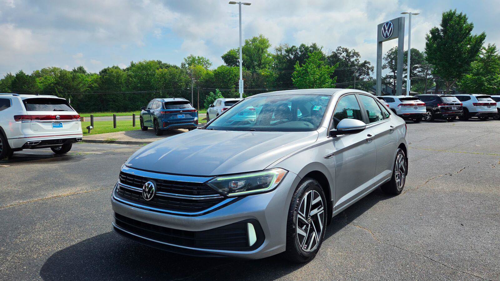 Certified 2023 Volkswagen Jetta SEL FWD image 10