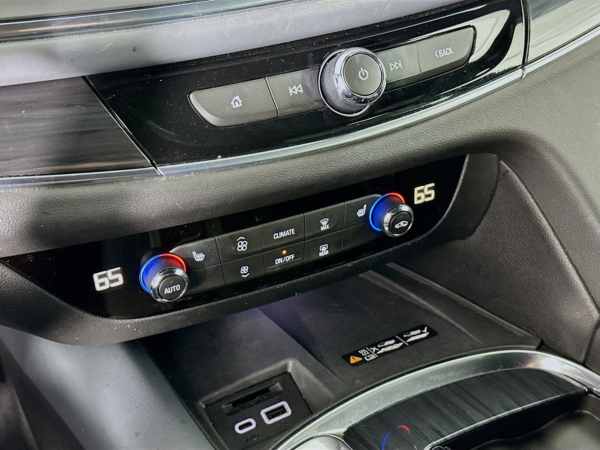 Used 2023 Buick Enclave Essence w/ LPO, Cargo Package image 23