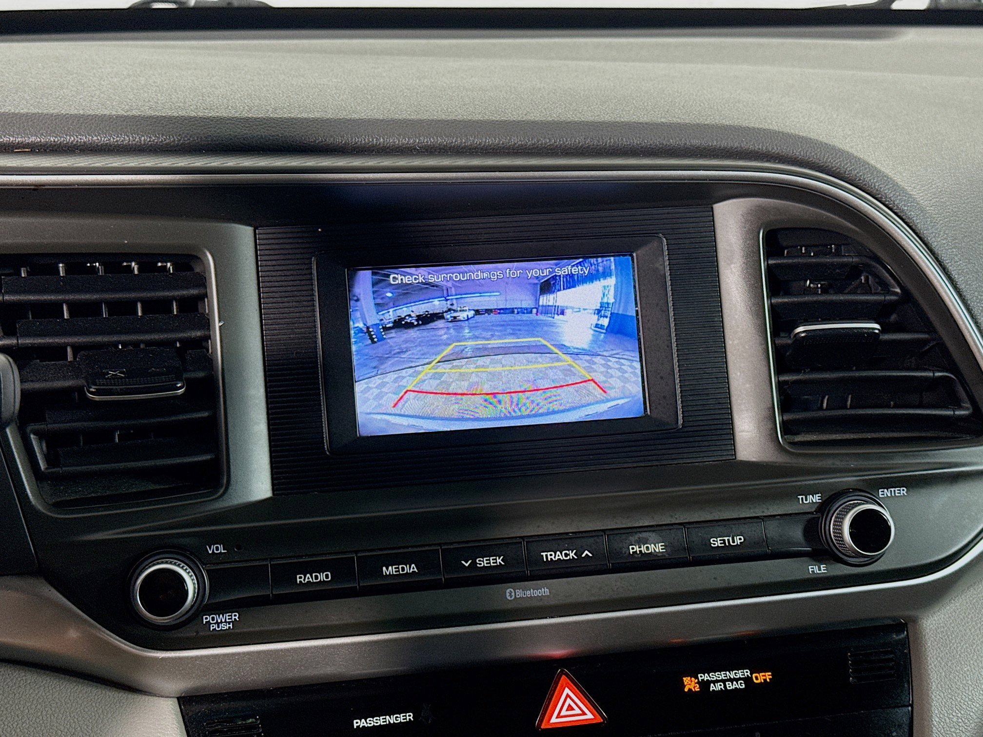 Used 2020 Hyundai Elantra SE image 19