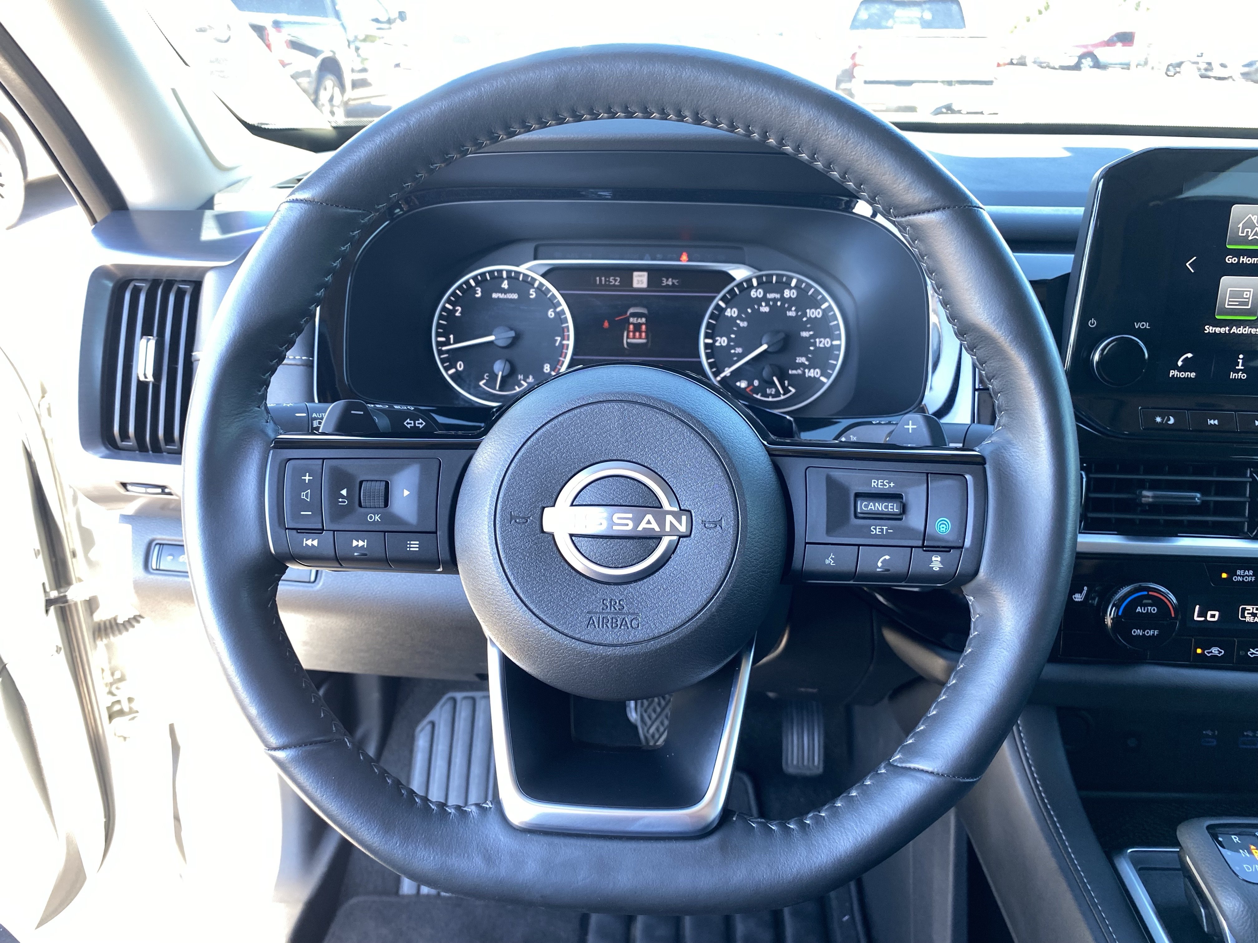 Used 2024 Nissan Pathfinder SL w/ SL Premium Package FWD image 30