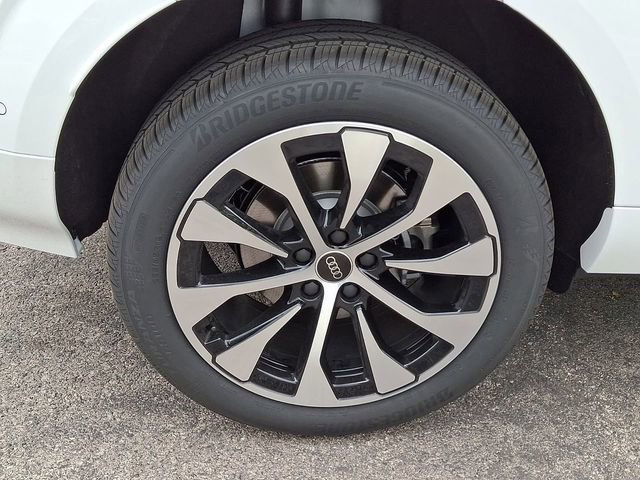 New 2026 Audi Q3 quattro 2.0T AWD/4WD image 5