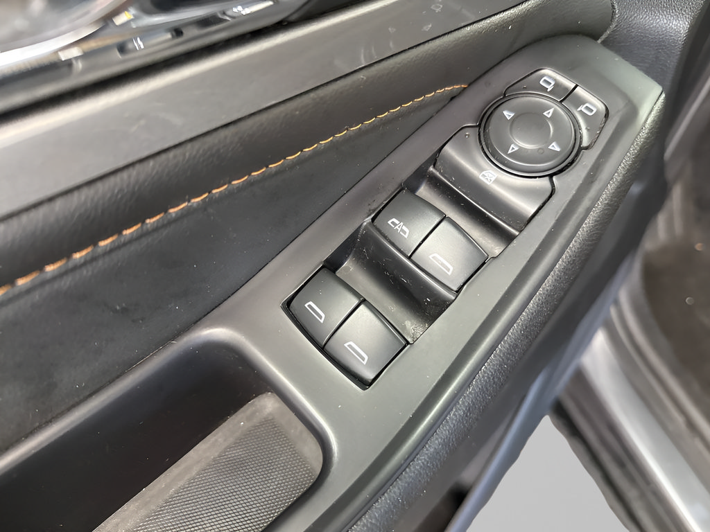 Used 2020 Chevrolet Traverse LT AWD/4WD image 19
