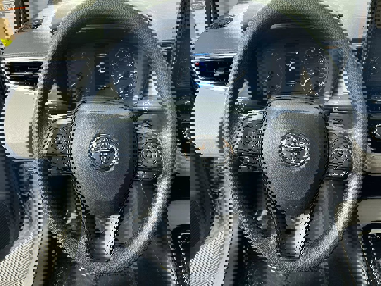 Used 2025 Toyota Corolla LE image 15