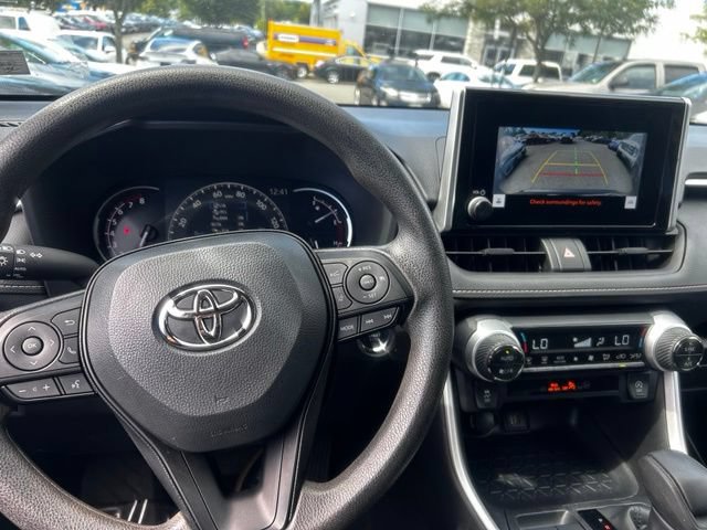 Used 2025 Toyota RAV4 XLE AWD/4WD image 31