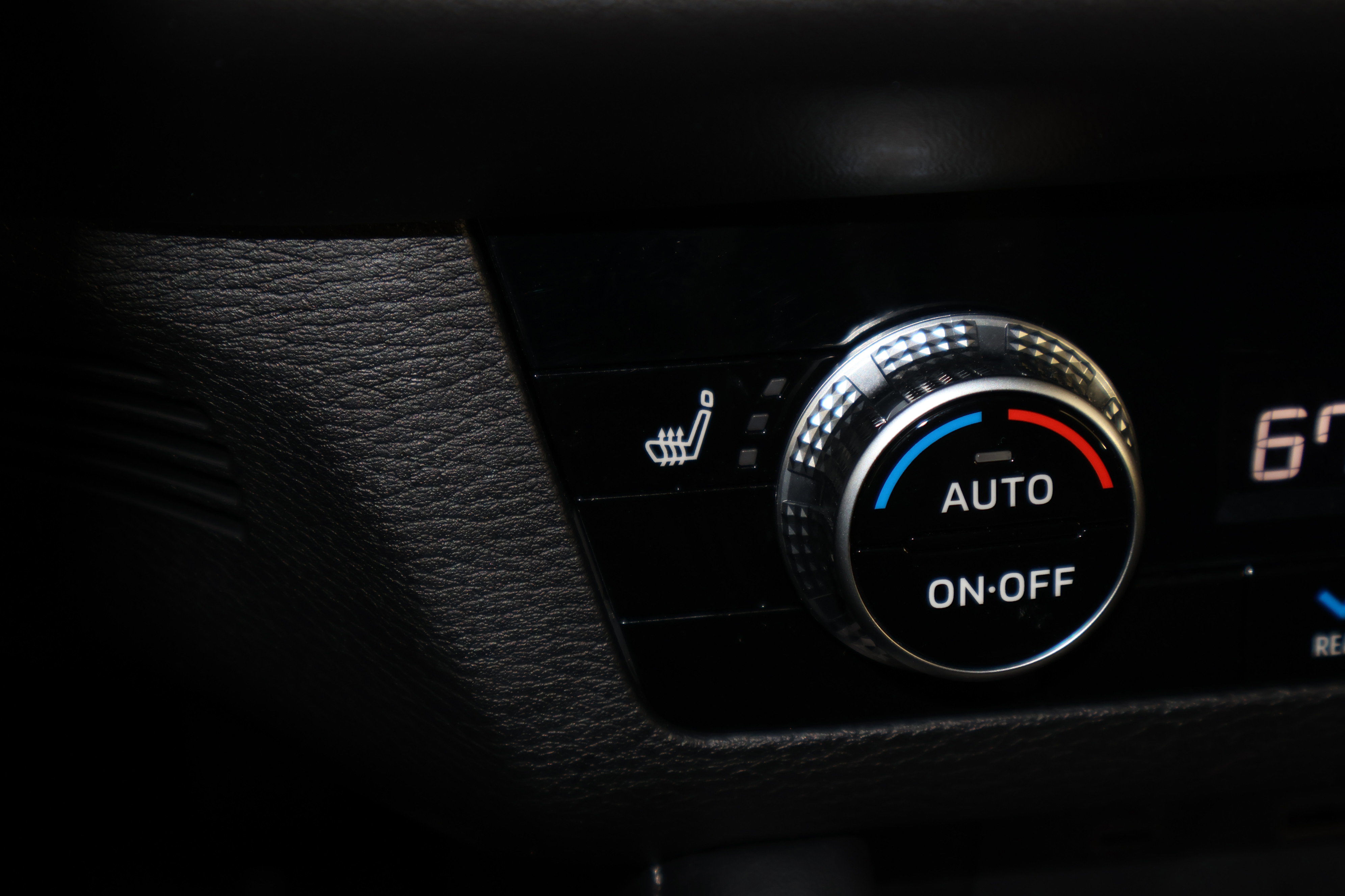 Used 2024 Mitsubishi Outlander SEL image 28