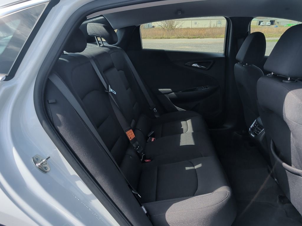 Used 2025 Chevrolet Malibu LT image 37