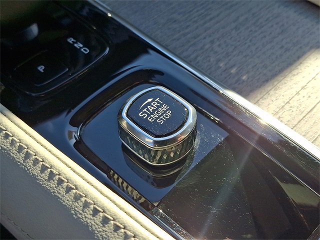 Used 2023 Volvo S90 B6 Plus image 22