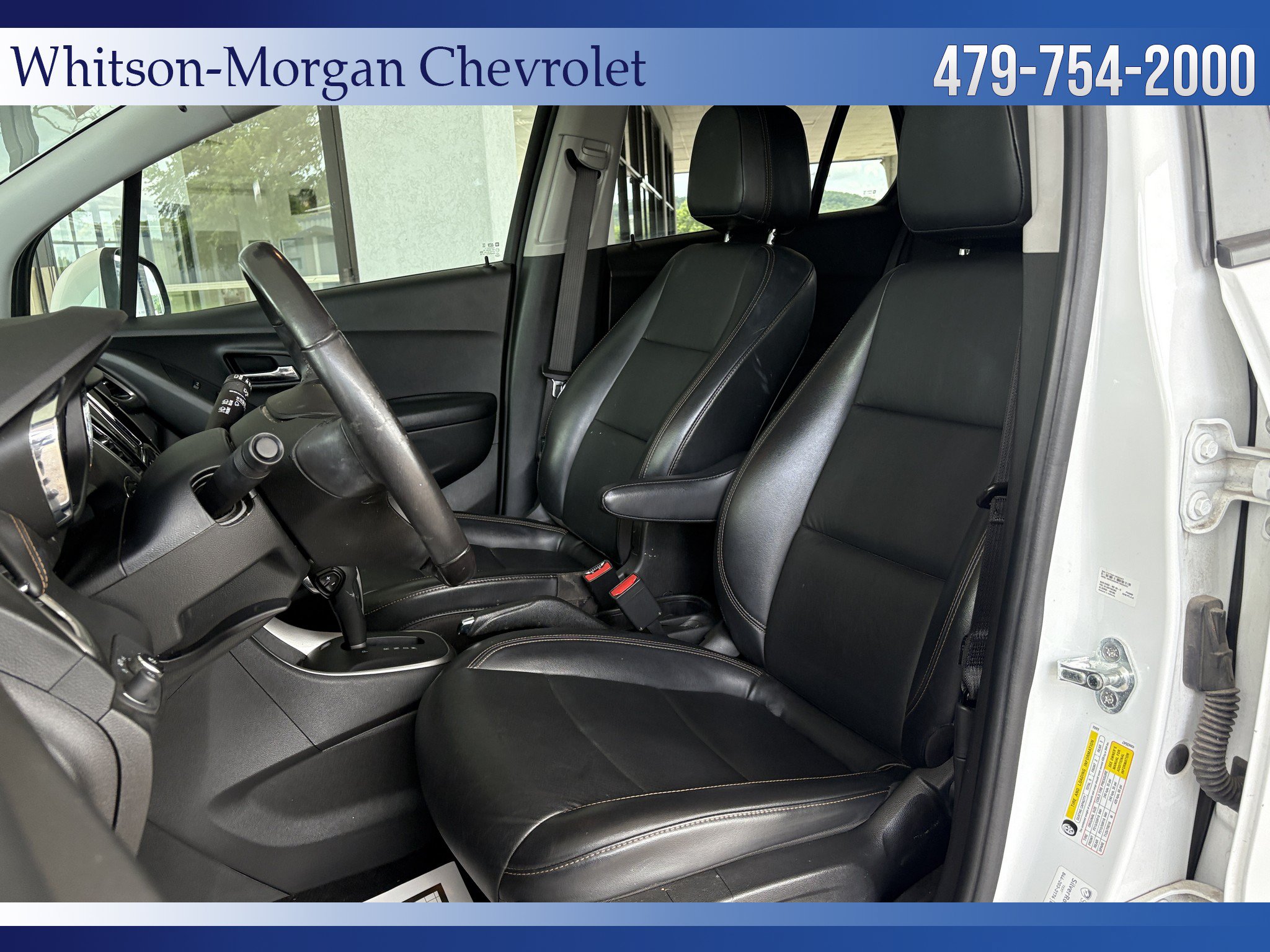 Used 2021 Chevrolet Trax LT w/ Premium Seat Package AWD/4WD image 9