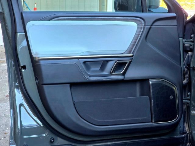 Used 2023 Rivian R1S Launch Edition AWD/4WD image 28