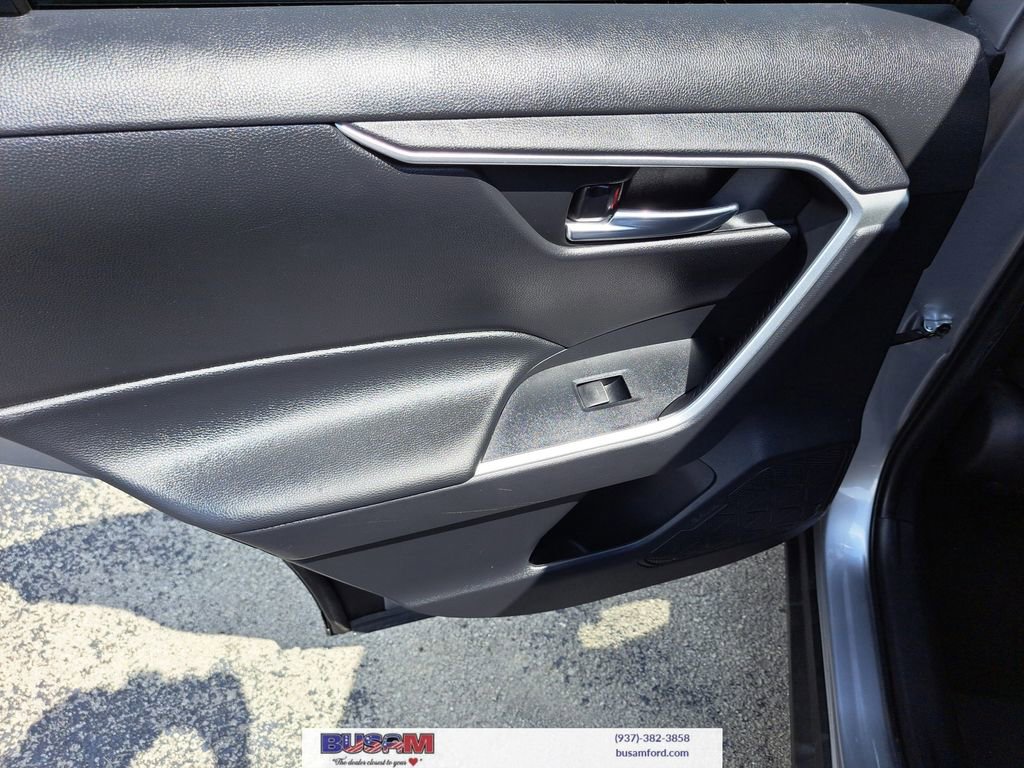 Used 2022 Toyota RAV4 XLE w/ XLE Grade Weather Package image 10
