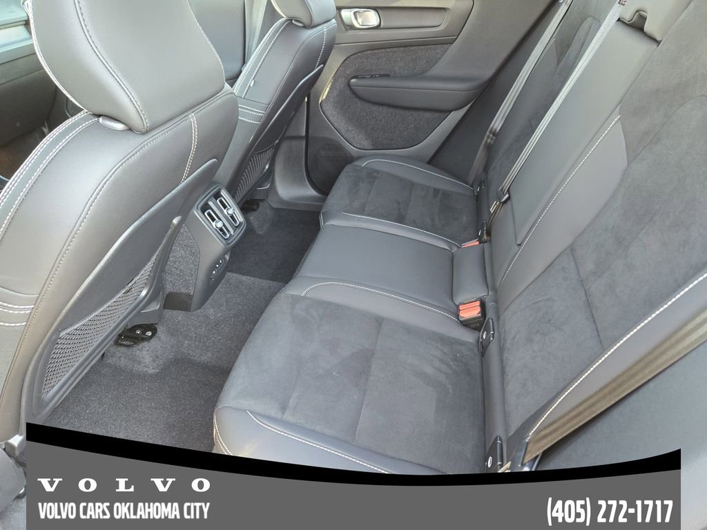 Certified 2023 Volvo XC40 B5 Plus w/ Driver Assist Package AWD/4WD image 29