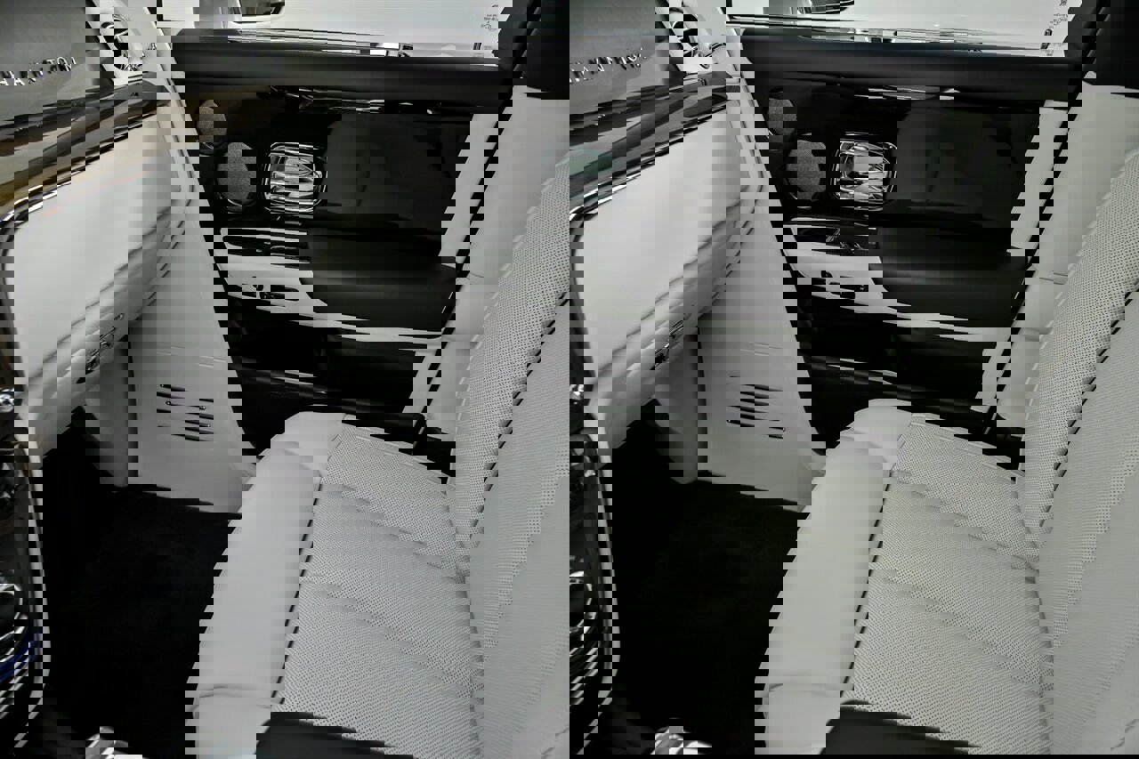 Used 2018 Rolls-Royce Phantom Sedan image 43