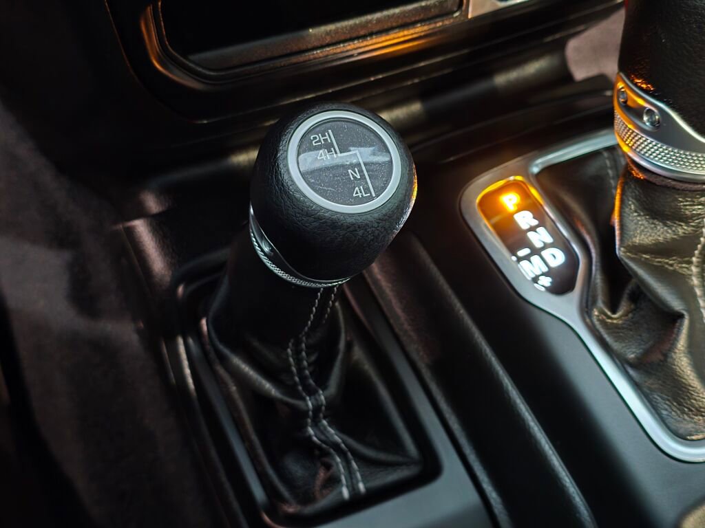 Used 2022 Jeep Wrangler Unlimited Sahara image 34