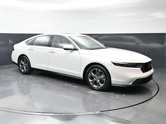 Used 2024 Honda Accord EX image 3