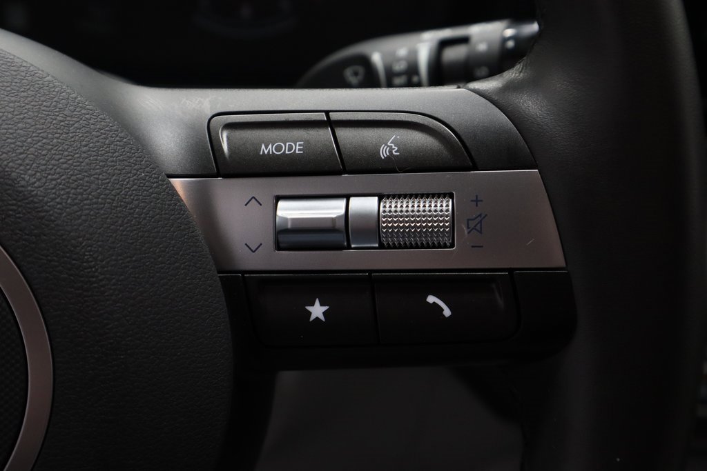 Certified 2025 Hyundai Kona SEL image 28