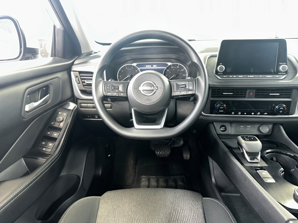 Used 2024 Nissan Rogue SV AWD/4WD image 2