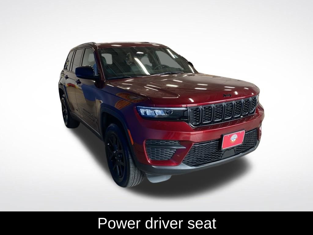 Used 2025 Jeep Grand Cherokee Altitude AWD/4WD image 15
