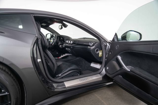 Used 2015 Ferrari F12 Berlinetta RWD image 26