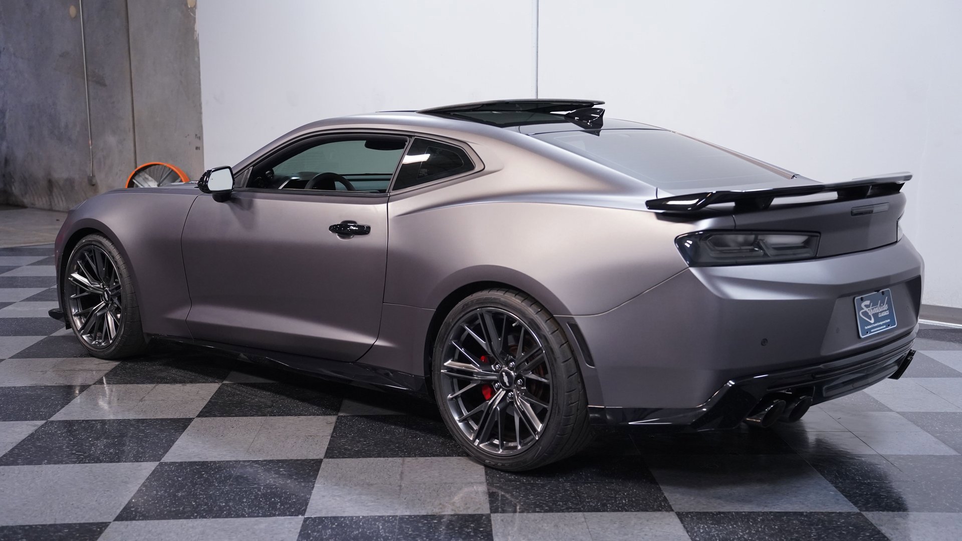 Used 2018 Chevrolet Camaro ZL1 RWD image 7