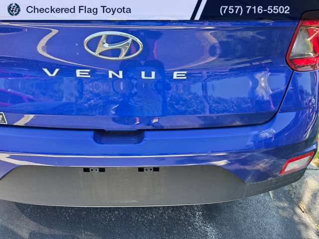 Used 2023 Hyundai Venue SE w/ Cargo Package FWD image 7