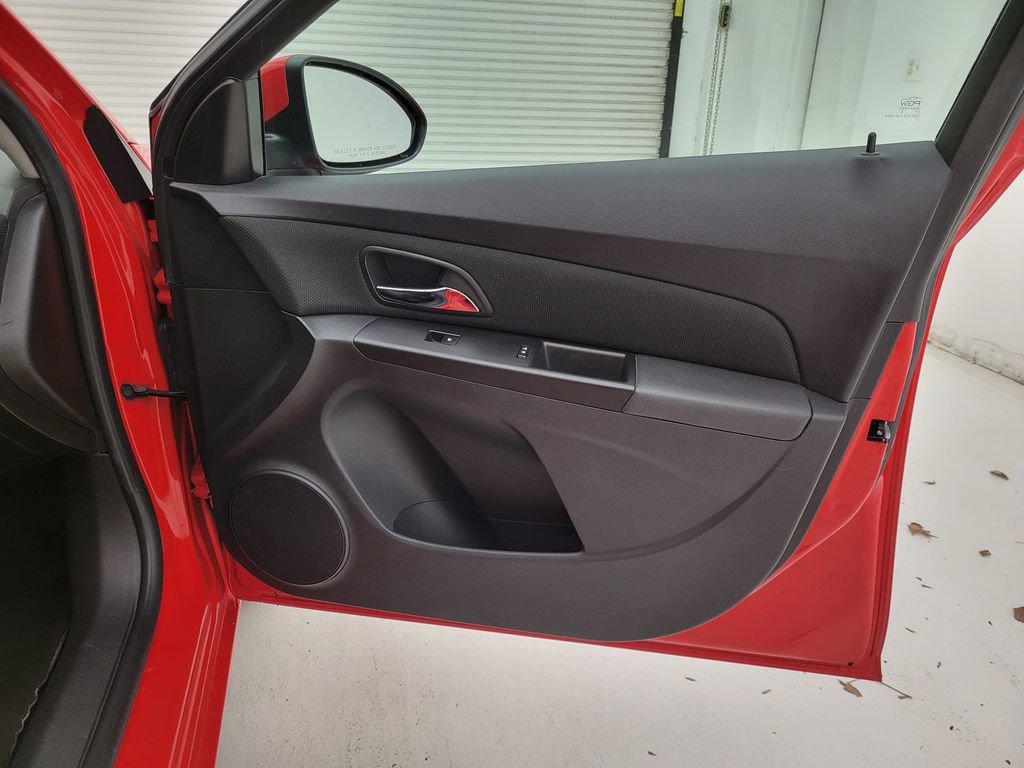 Used 2015 Chevrolet Cruze LT image 30