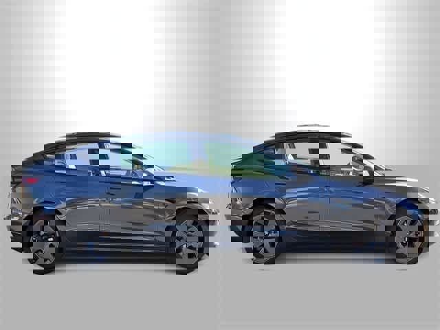 Used 2023 Tesla Model 3 Standard Range image 9