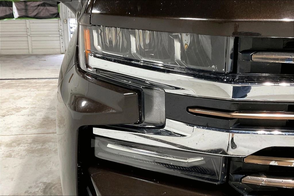 Used 2019 Chevrolet Silverado 1500 High Country w/ Technology Package AWD/4WD image 37