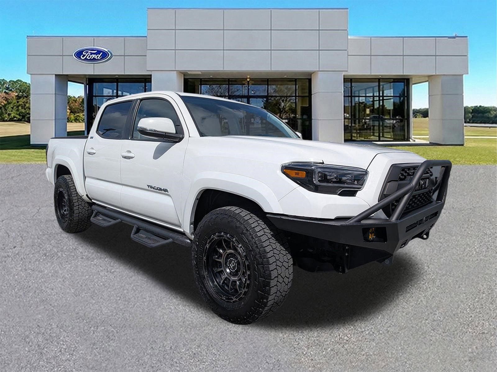 Used 2023 Toyota Tacoma SR5 w/ Technology Package image 1