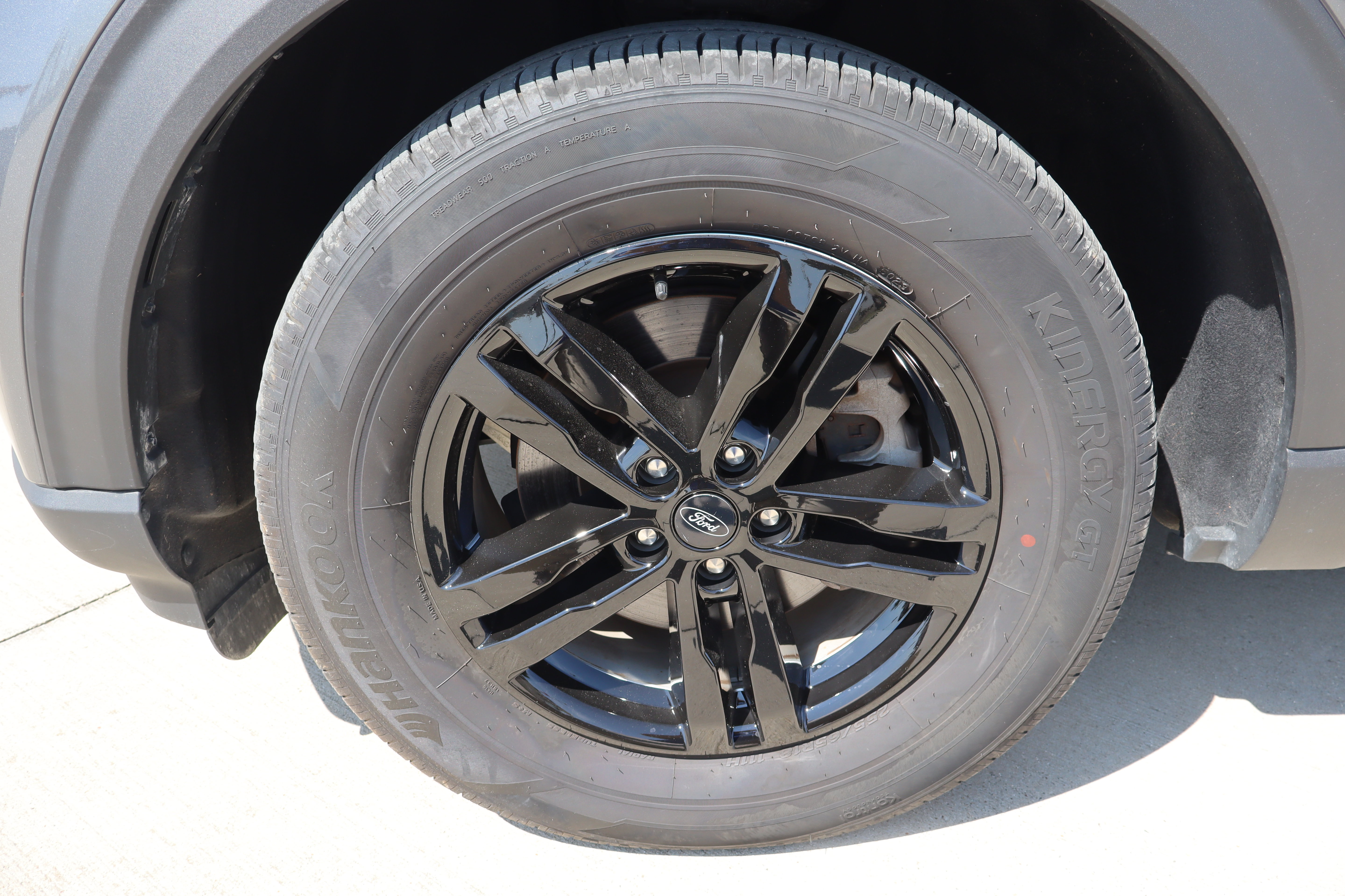 Used 2024 Ford Explorer XLT w/ Equipment Group 202A AWD/4WD image 33