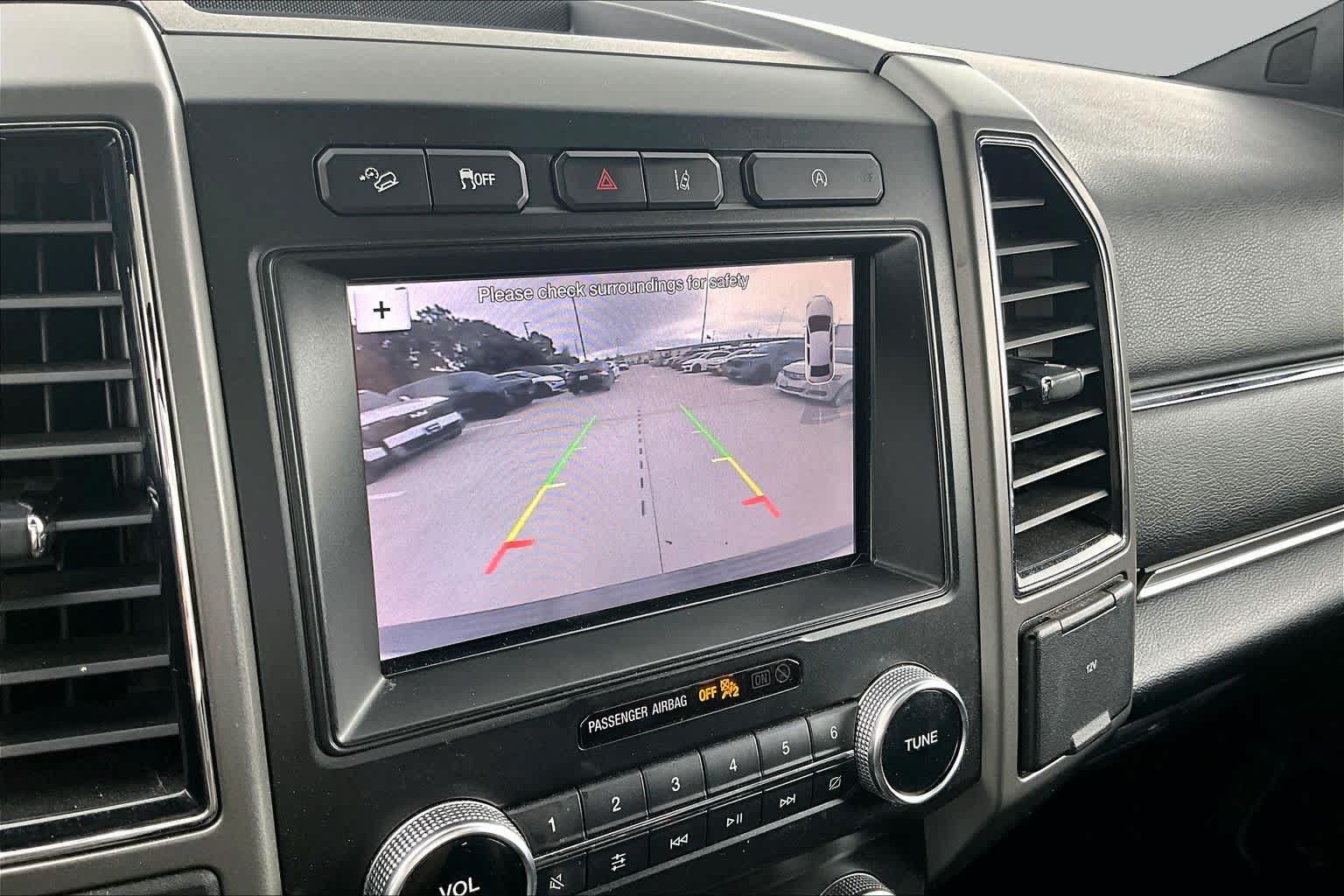 Used 2019 Ford Expedition XLT w/ Equipment Group 202A AWD/4WD image 26