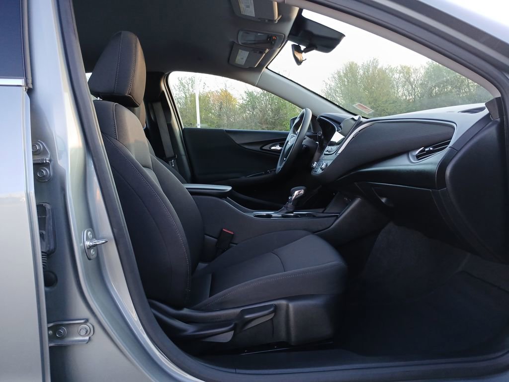 Used 2024 Chevrolet Malibu LT image 28