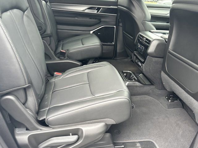 New 2026 Jeep Grand Wagoneer Limited image 13