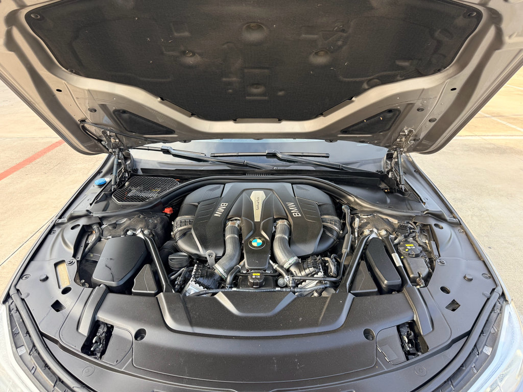 Used 2018 BMW 750i RWD image 30