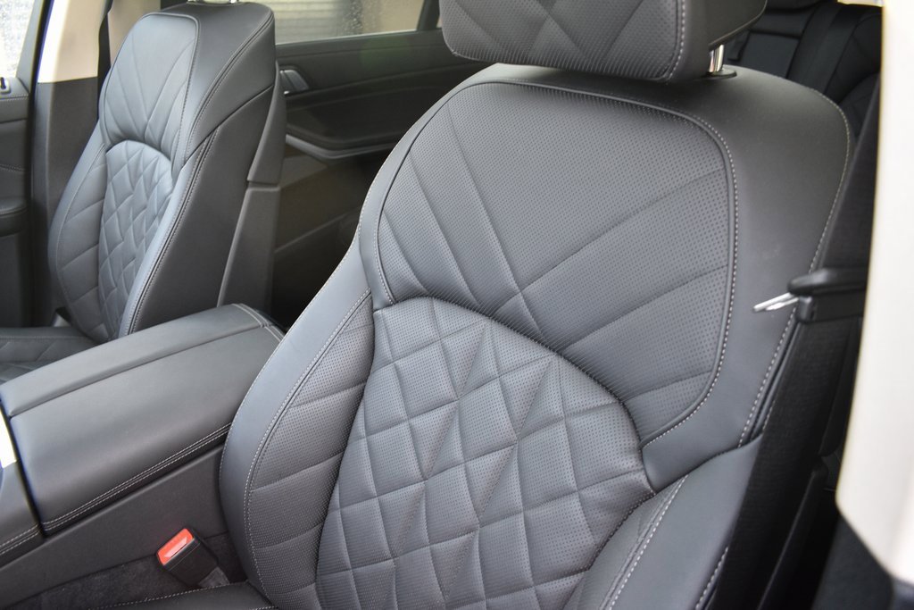 Used 2025 BMW X7 xDrive40i image 11